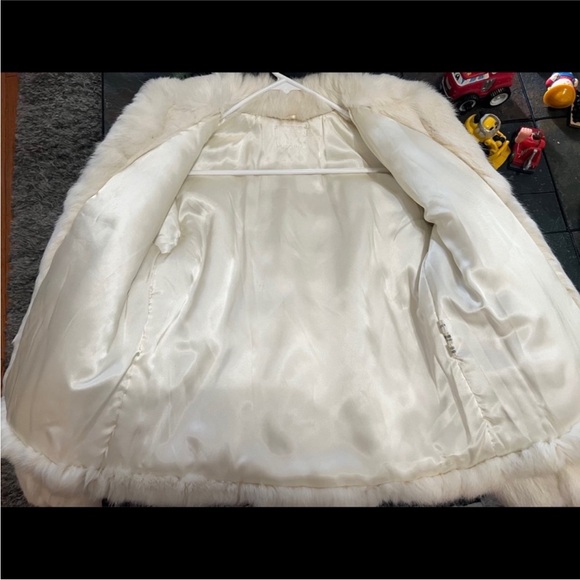 White rabbit fur jacket - Picture 2 of 7
